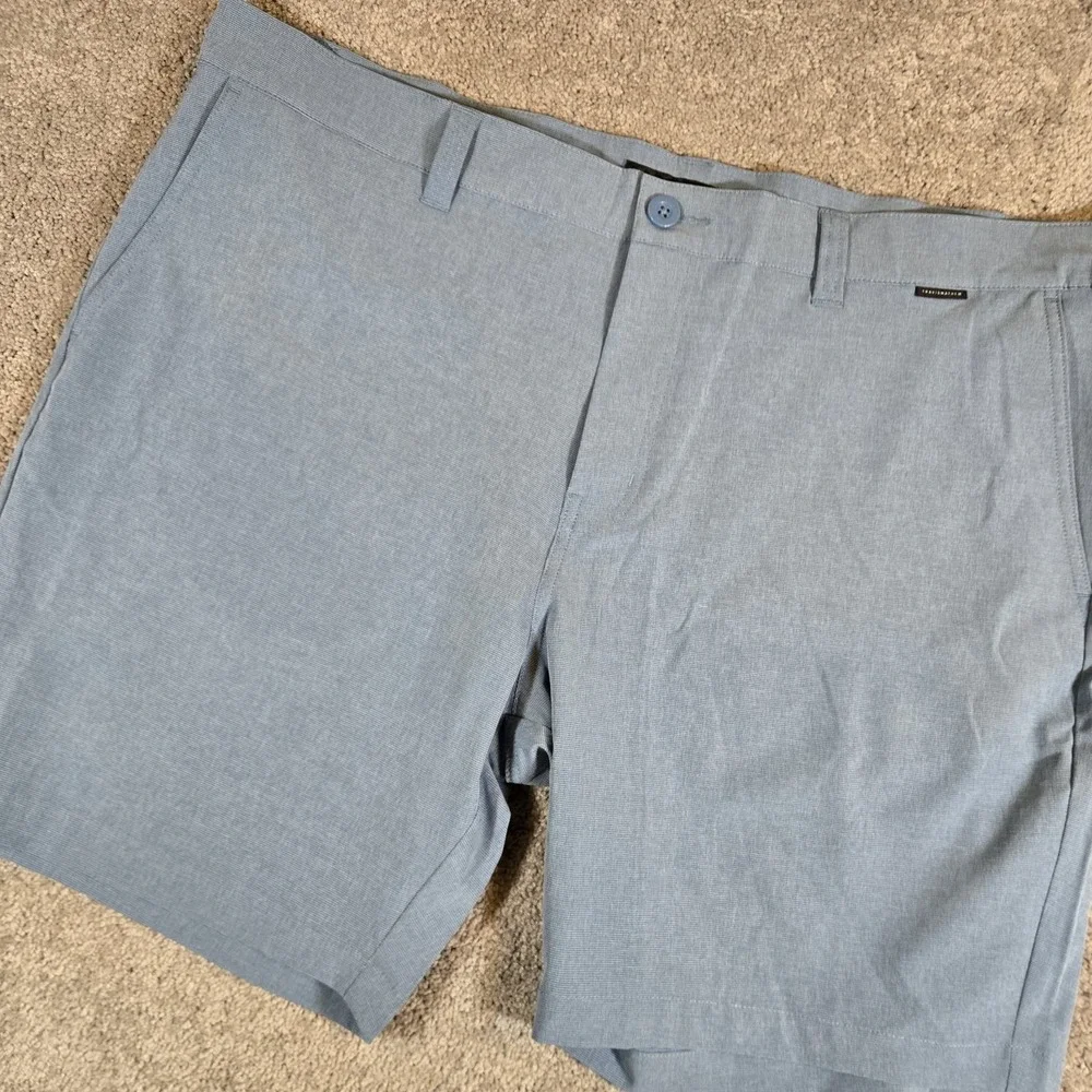 Travis Mathew Shorts Mens 42 Light Blue Chino Golf Flat Front Performance